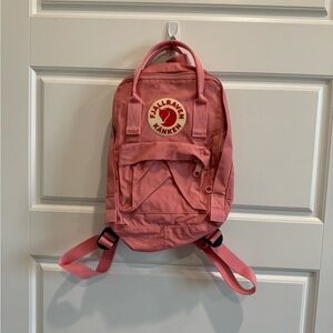 Fjallraven Kanken Mini Backpack - Pink